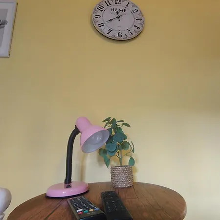 아파트 Tiny House In The Center Of 바르나