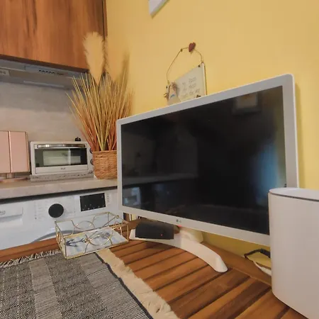 아파트 Tiny House In The Center Of *